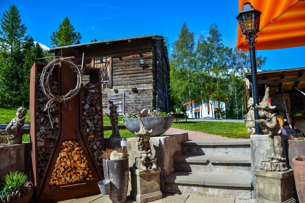 Hotel-Restaurant Ronalp Burchen Exterior photo